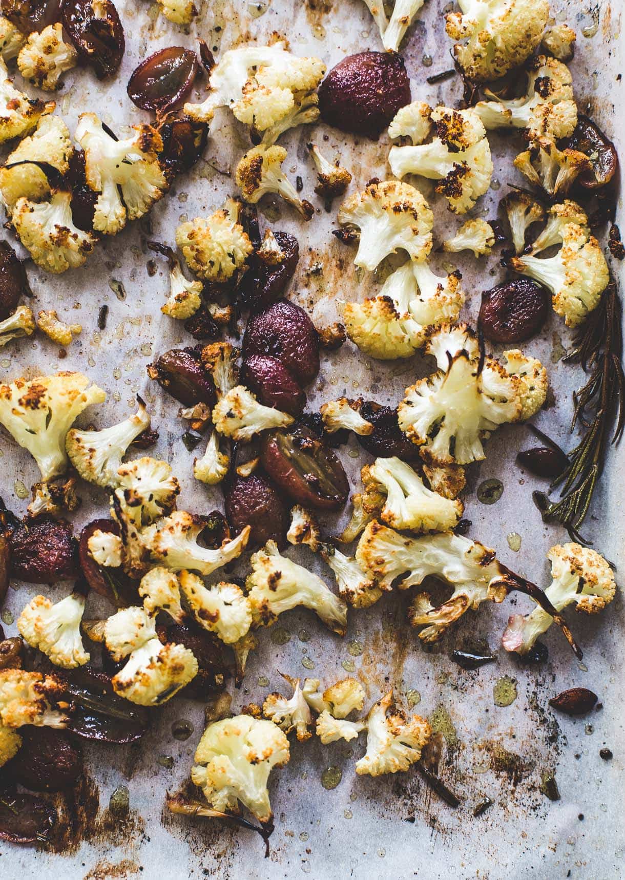 Rosemary Roasted Grapes and Cauliflower {paleo and vegan cauliflower recipe}