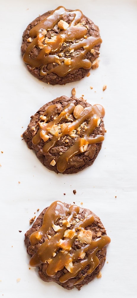 Caramel Cashew Chocolate Cookies (gluten-free) | heartbeet kitchen
