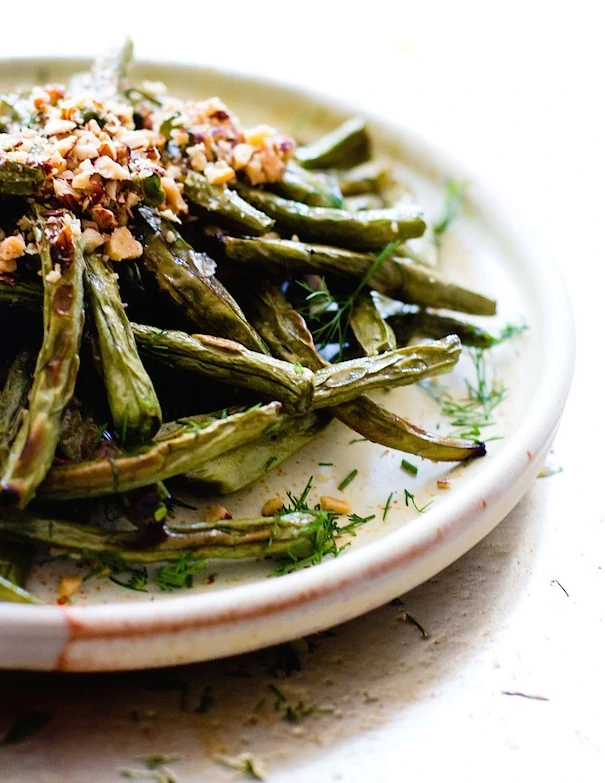 5 Ingredient Blistered Green Beans with Crushed Almonds {gluten-free, vegan}