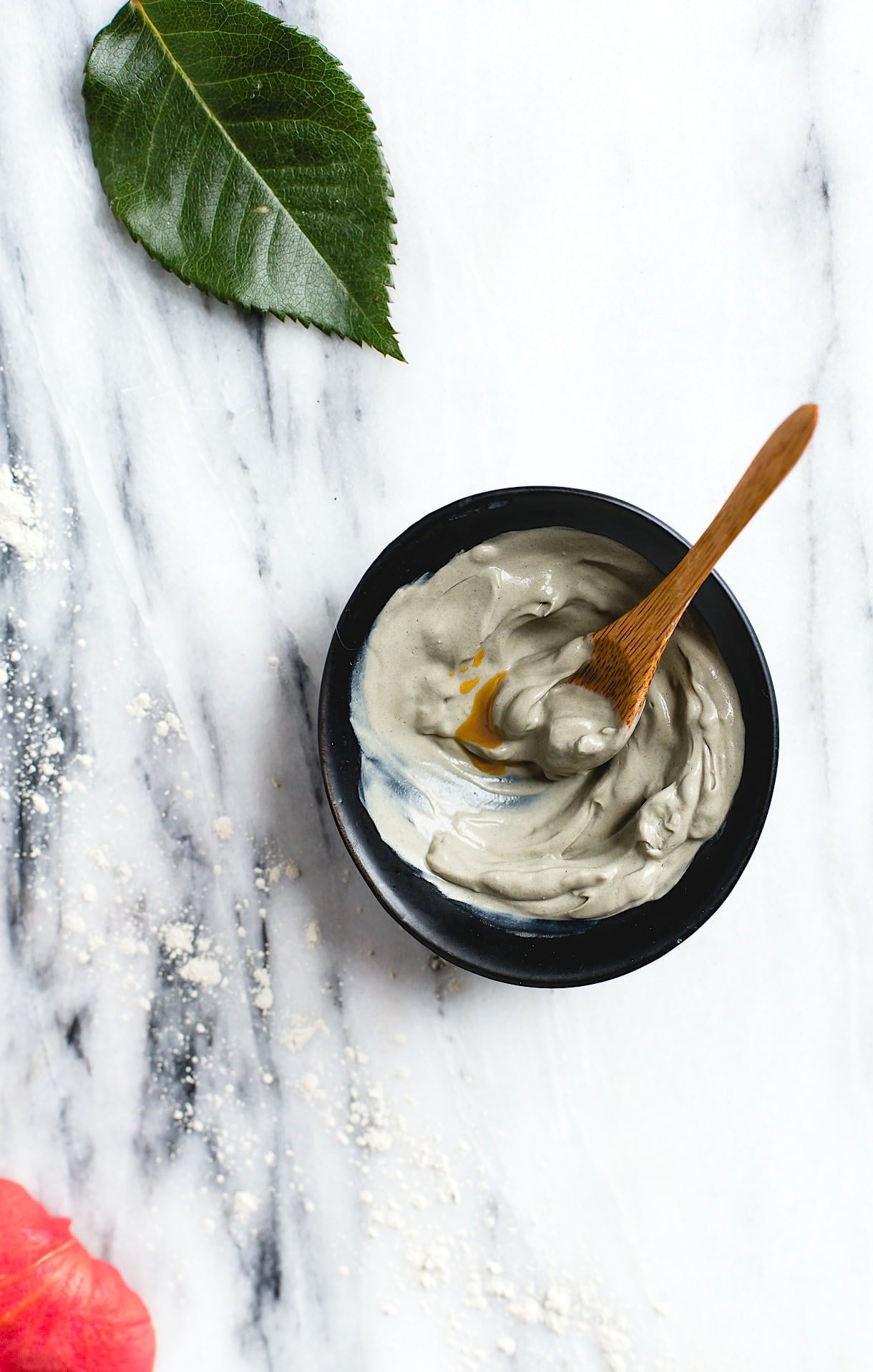 Moisturizing DIY Clay Mask with rosehip oil