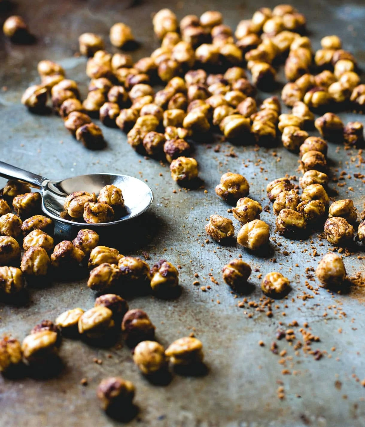 Maple Cinnamon Roasted Chickpeas + 3 tips to making them crispy & crunchy