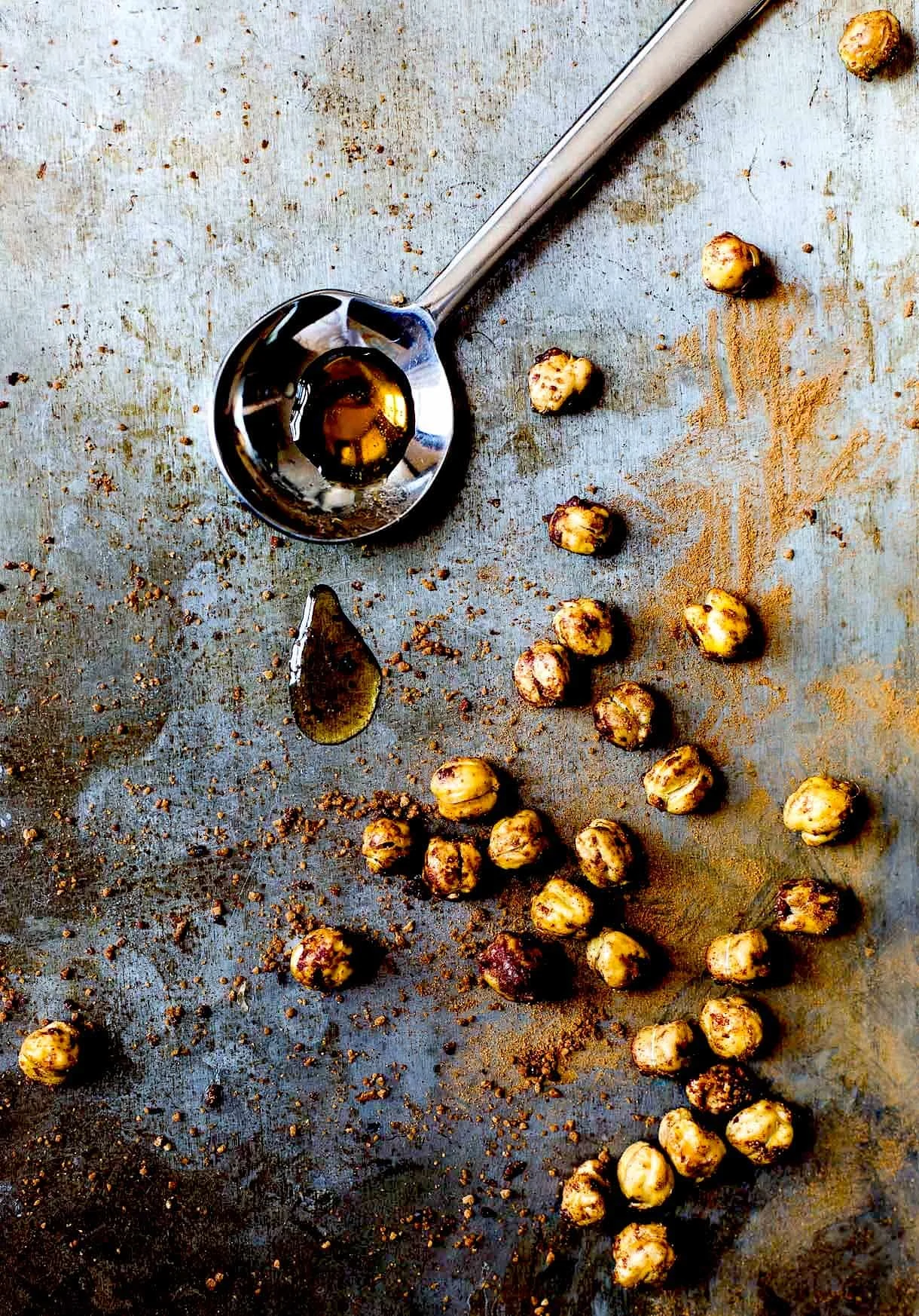 Maple Cinnamon Roasted Chickpeas + 3 tips to making them crispy & crunchy