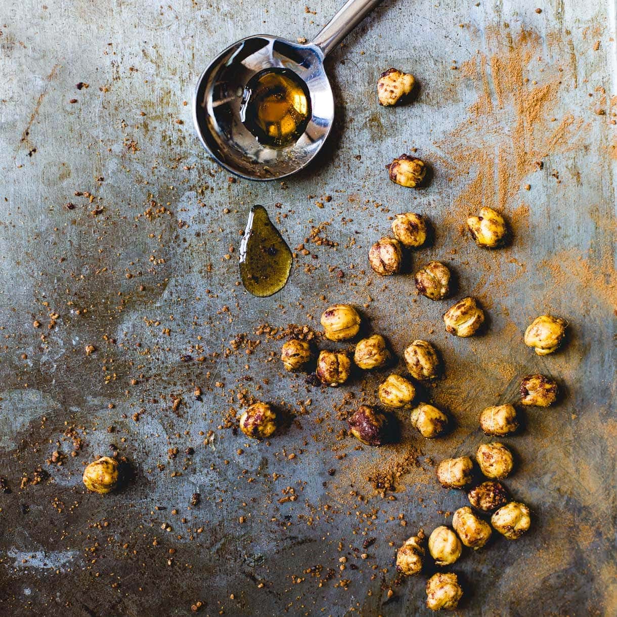 Maple Cinnamon Roasted Chickpeas {vegan}