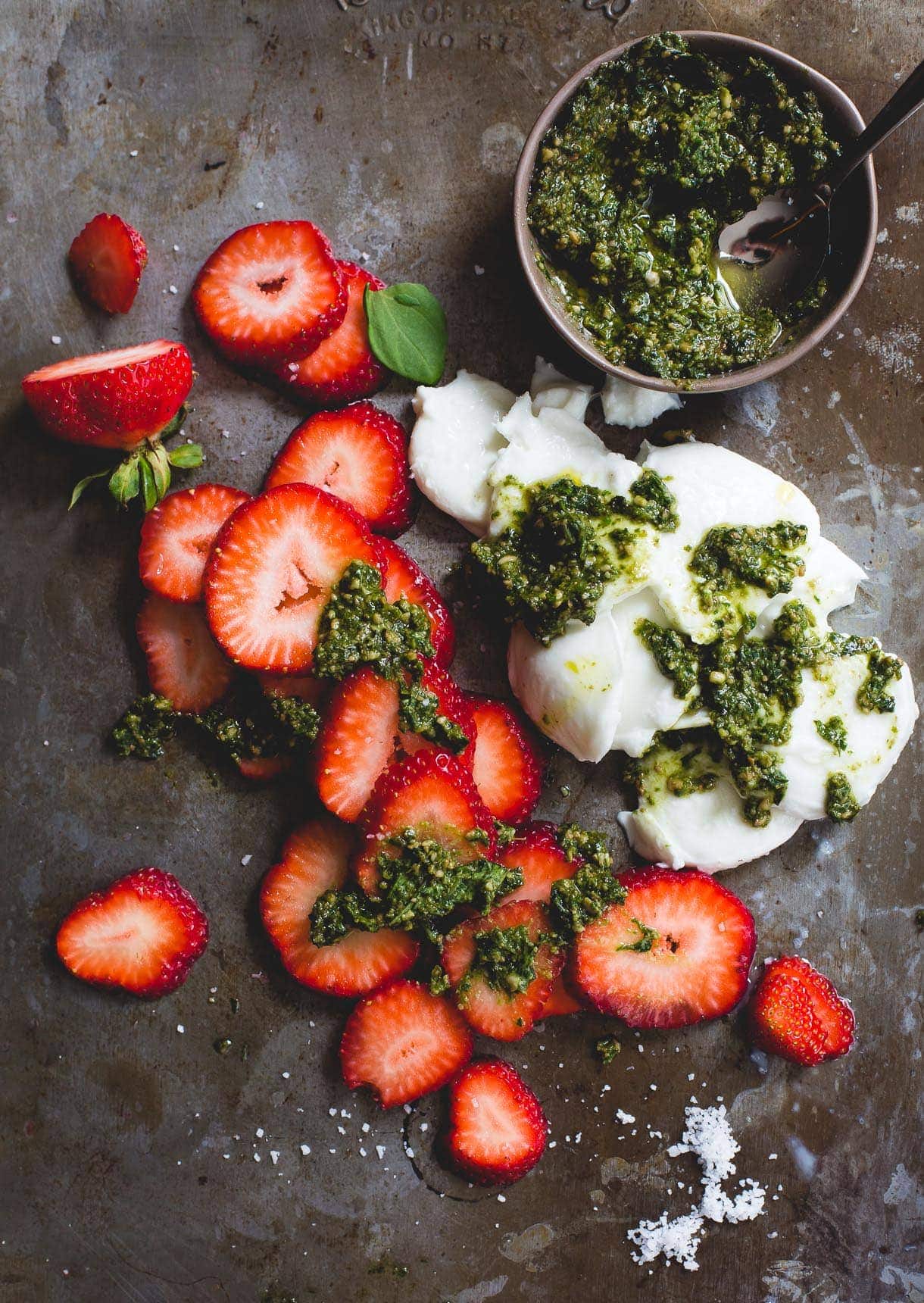 Strawberry Pesto Caprese Salad {recipe}