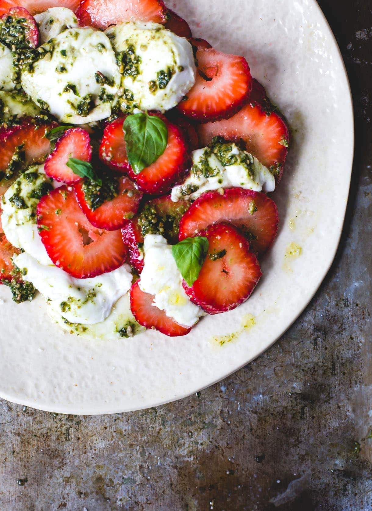 Strawberry Pesto Caprese Salad 