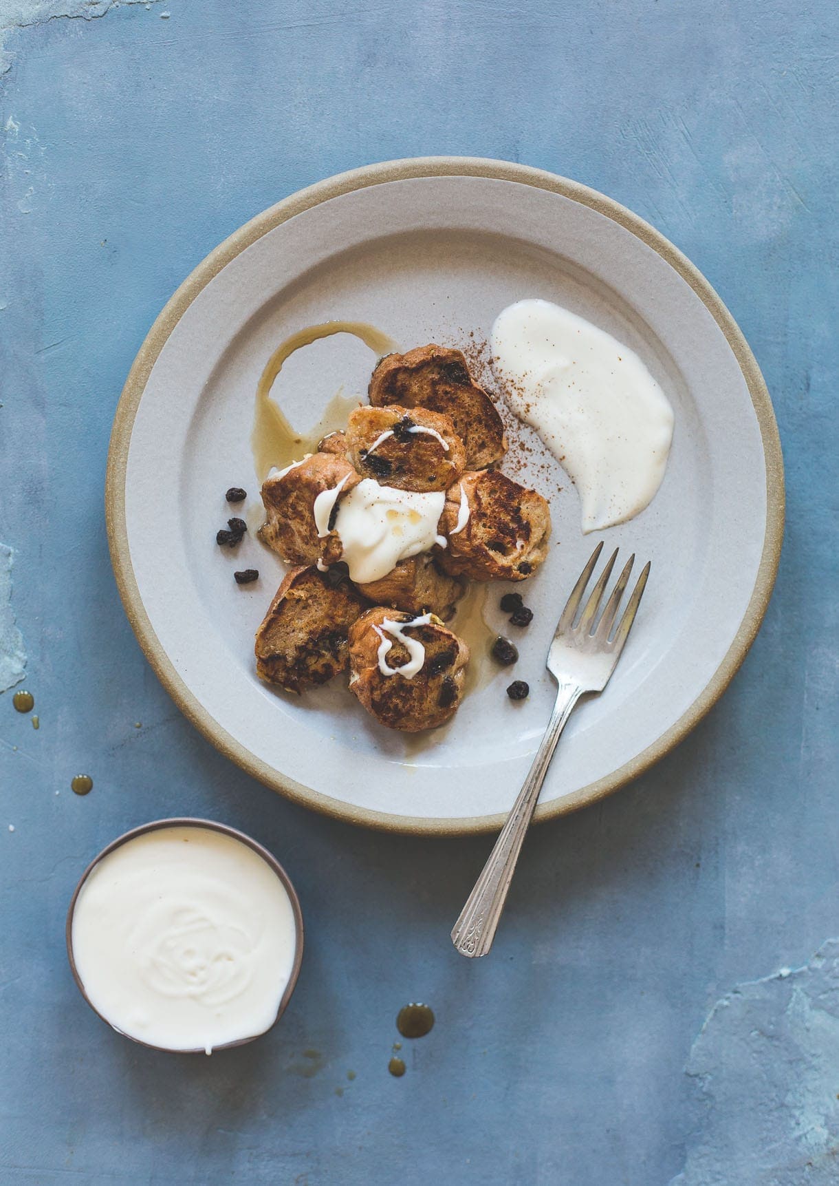 Cinnamon Raisin Bagel French Toast with Creme Fraiche - 10 minutes to make and tastes just like a cinnamon roll