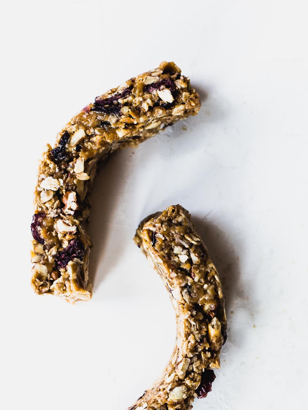 Really Chewy No-Bake Peanut Butter Granola Bars {made with brown rice syrup & honey, gluten-free, easy to make} #chewygranolabars