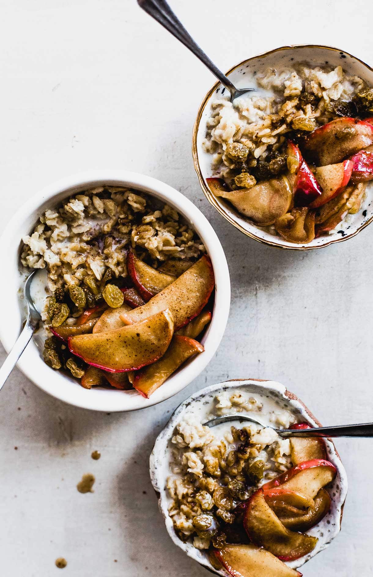 Coconut Sugar Oatmeal with Caramelized Apples