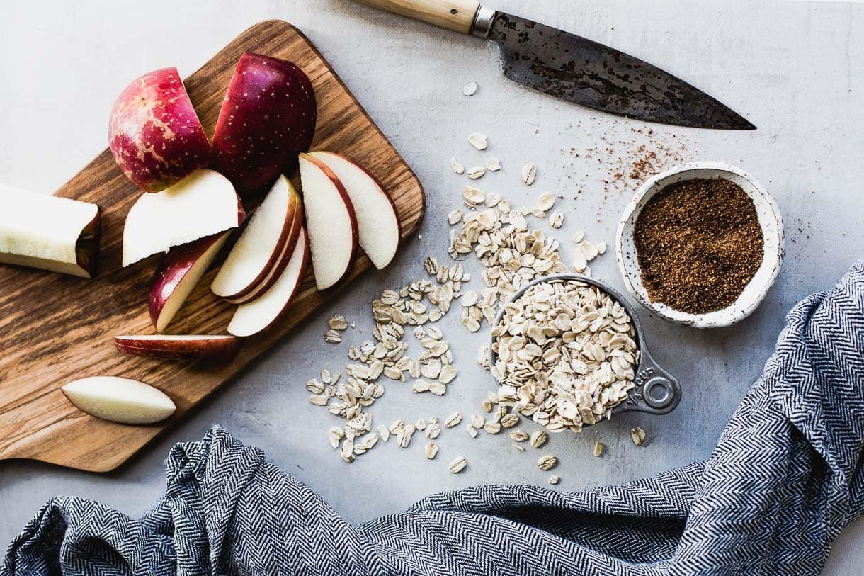 Coconut Sugar Oatmeal with Caramelized Apples