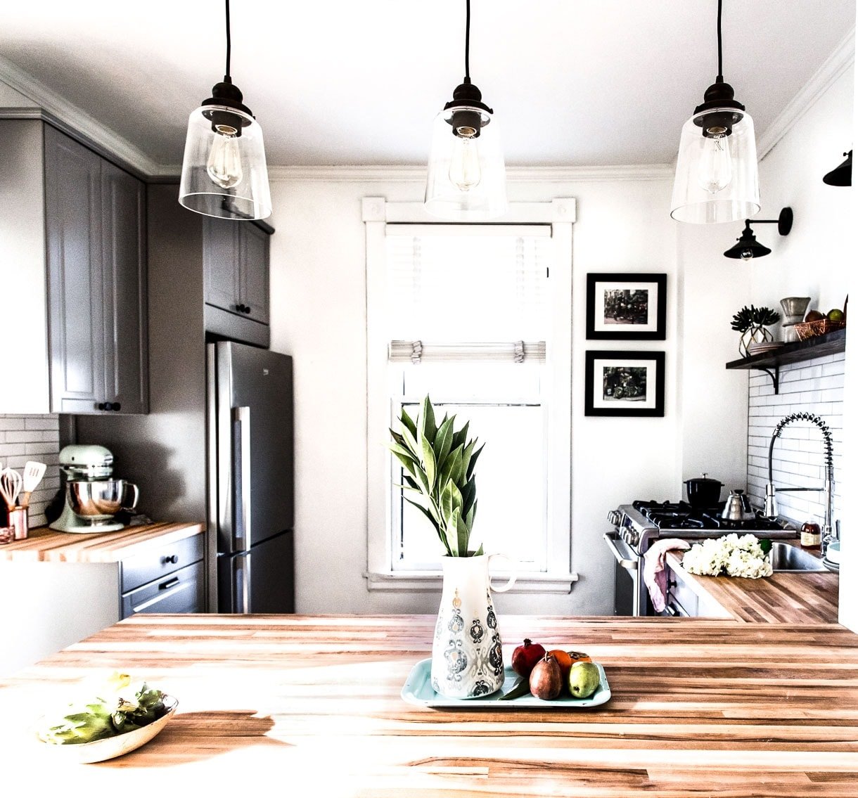 Desigining a Minimalist Kitchen: Budget Friendly Essentials You Need