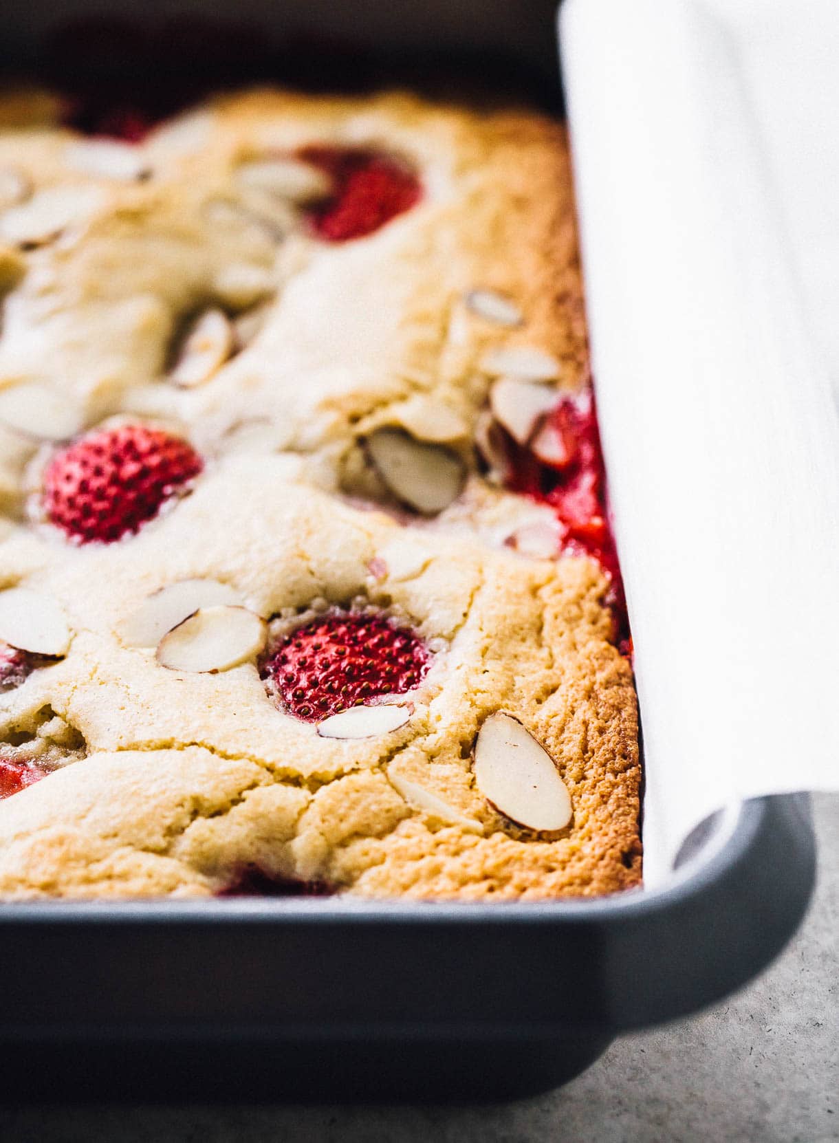 White Chocolate Strawberry Blondie Bar Recipe