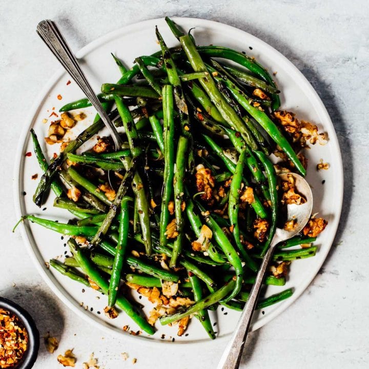 Spicy Green Beans with Sesame Walnuts
