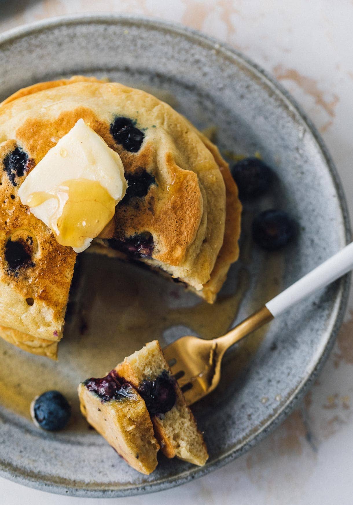 blueberry pancakes with butter