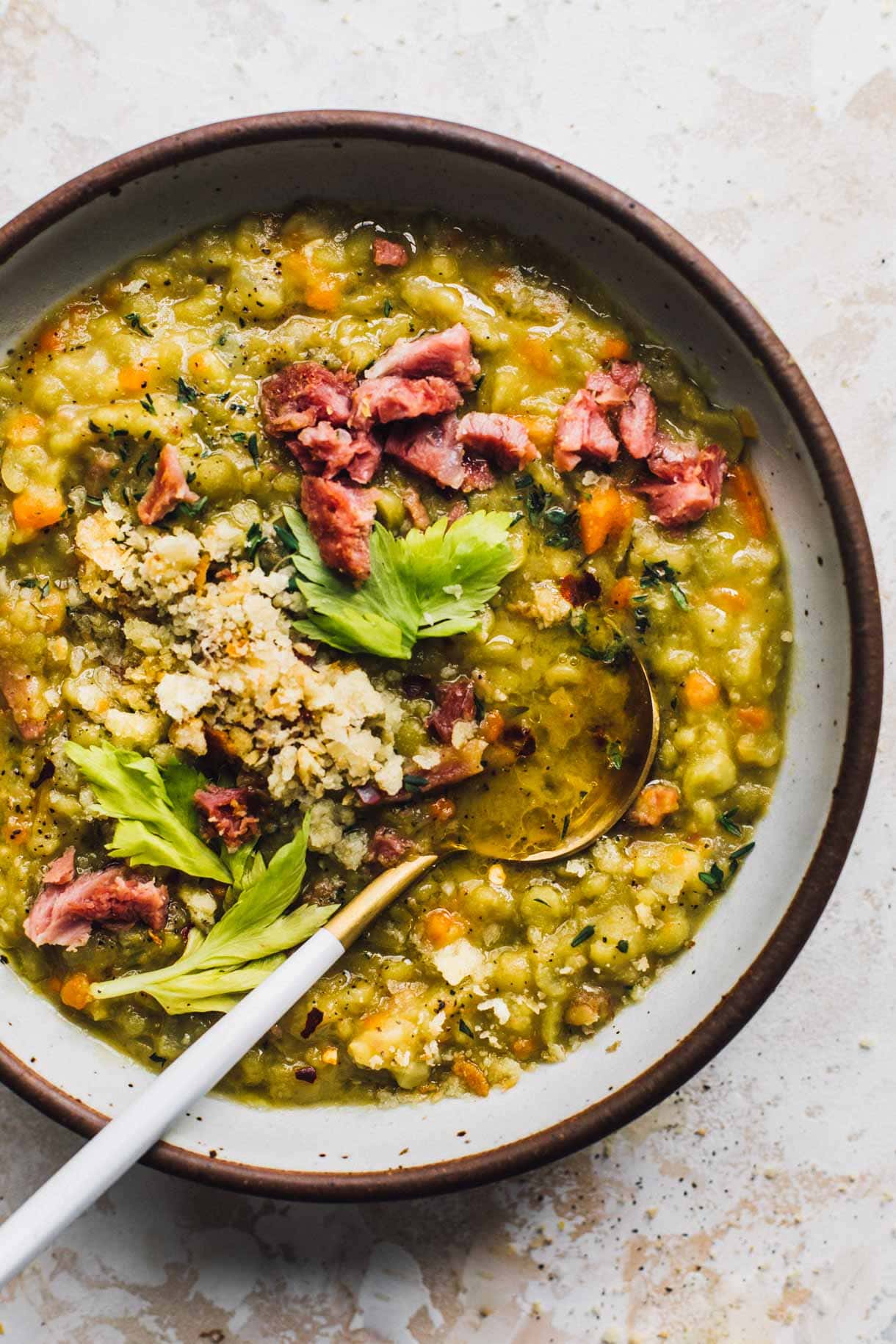 https://heartbeetkitchen.com/foodblog/wp-content/uploads/2021/10/split-pea-soup-1-6.jpg