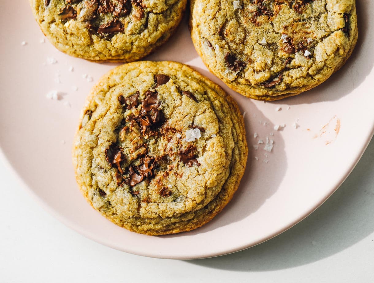 gluten-free chocolate chip cookies on a pink plate