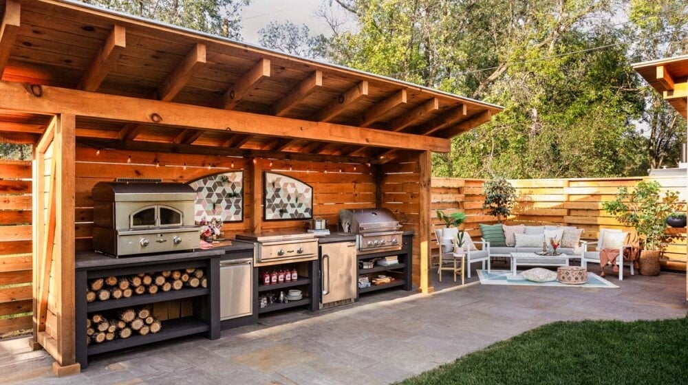 Beautiful & Functional Covered Outdoor Kitchen Design